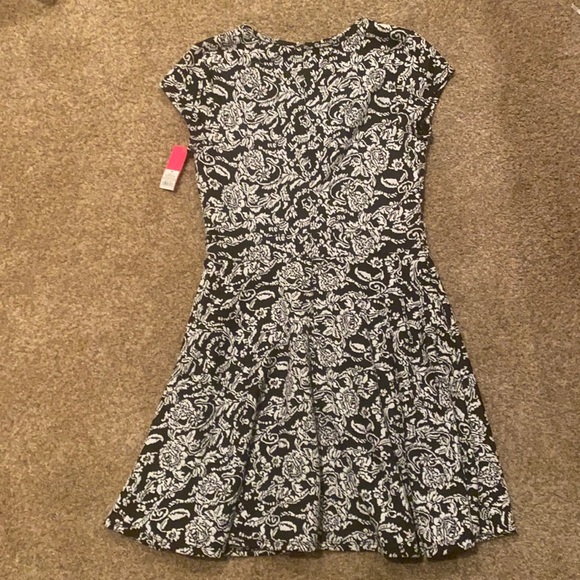 NWT Xhilaration ladies black and white patterned dress size M - Picture 2 of 12